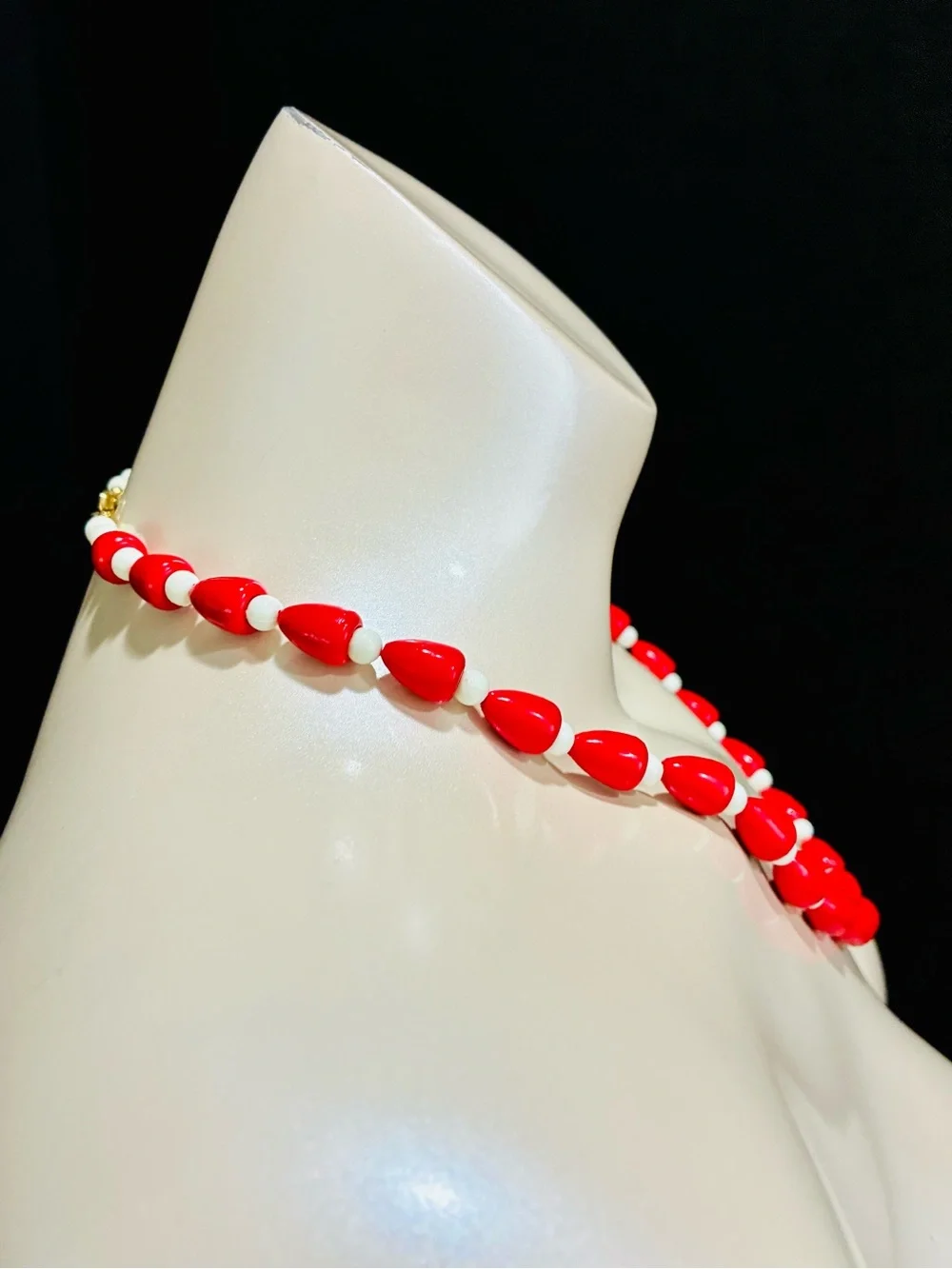 VTG Lucite Red and White Bead MCM Necklace - Retro Women’s Jewelry Lightweight